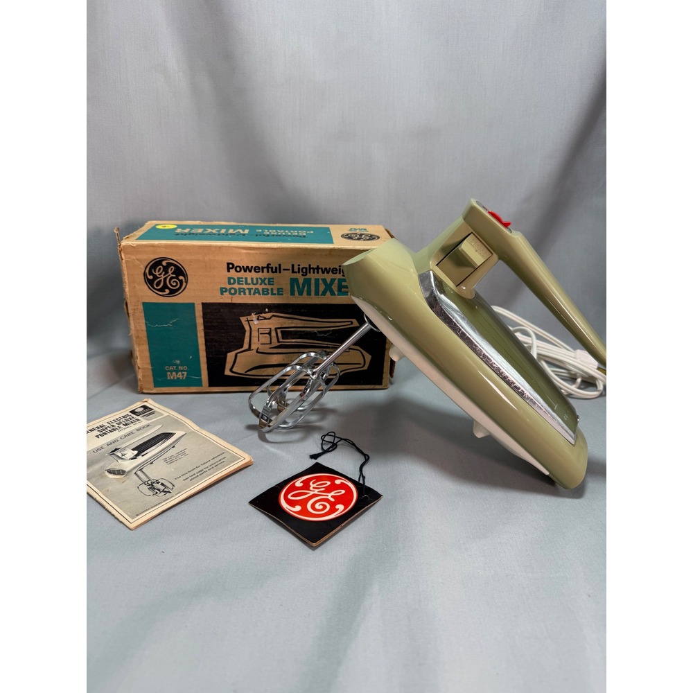 GE Avocado Green M47 Hand Mixer 1965 Vintage Retro Atomic MCM Appliance WORKS!
